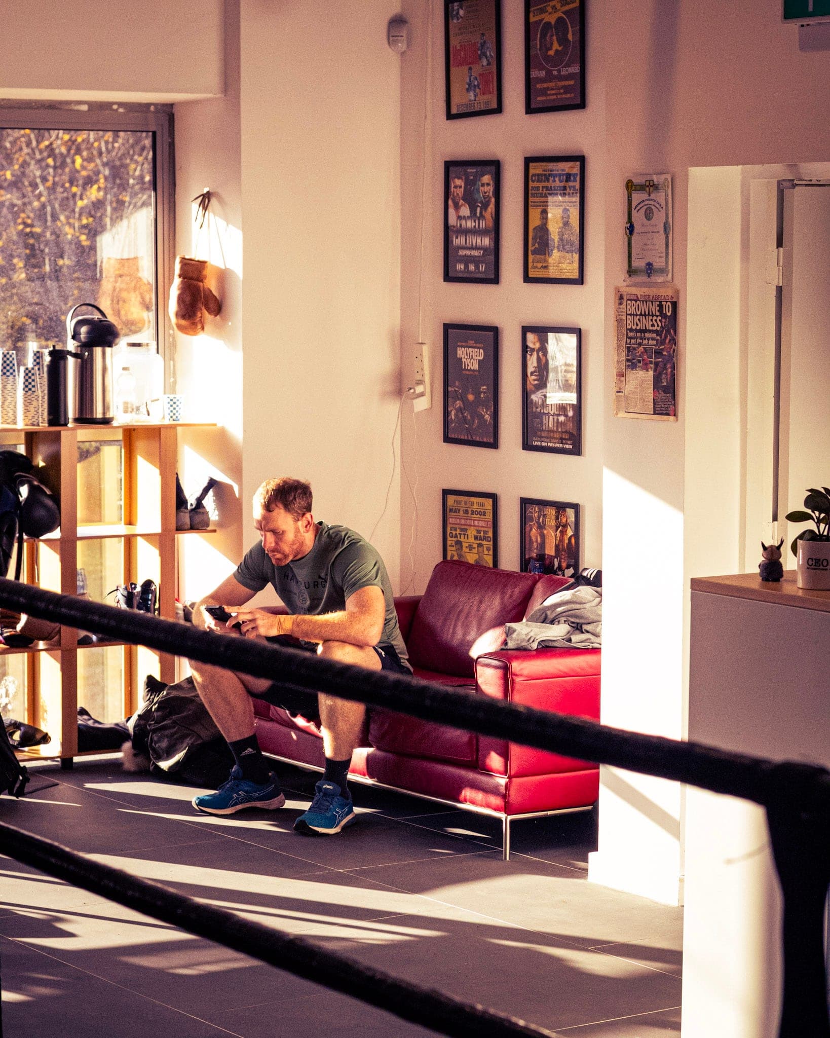 The sunny lounge area beside the boxing ring
